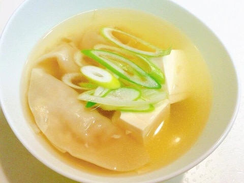 味付けコンソメだけの☆簡単スープ餃子♡温まります!